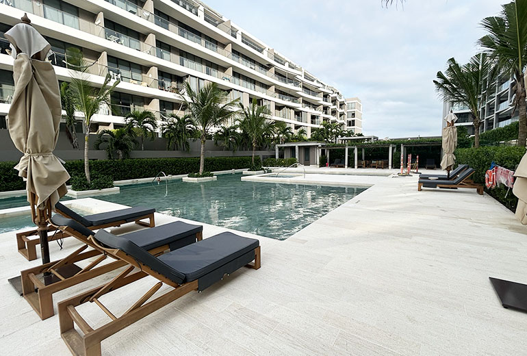 Swimming Pool 2
